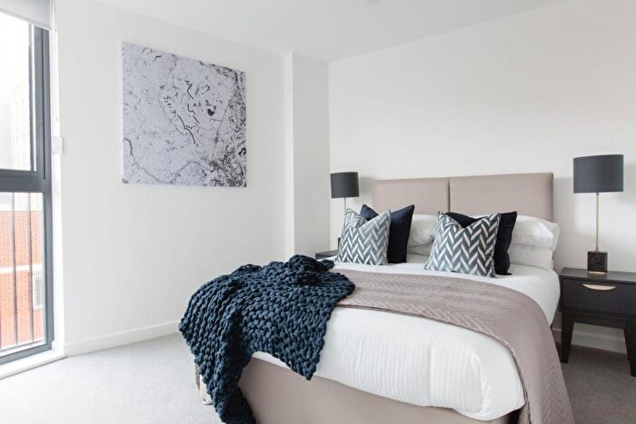 3 Bedroom Apartment To Rent In Vox, M15