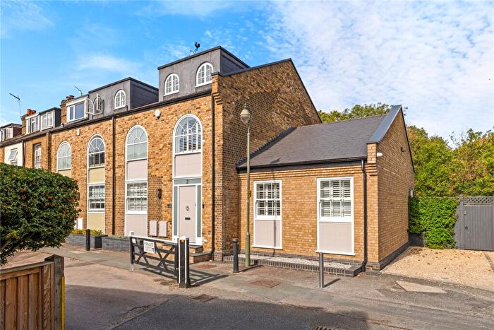 4 Bedroom Semi-Detached House To Rent In Riverside, Church Walk, Weybridge, KT13