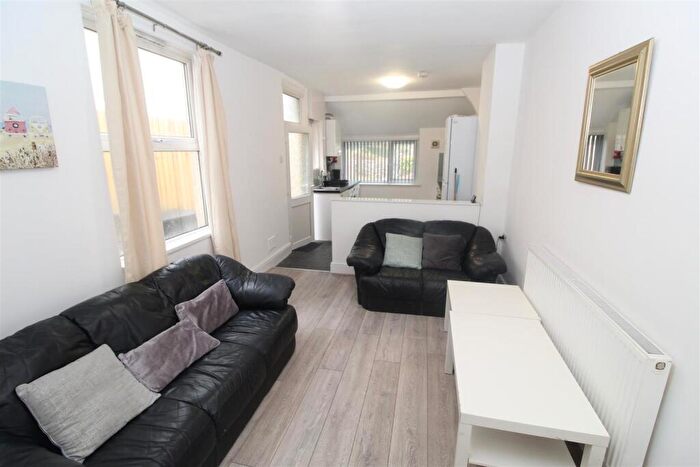 5 Bedroom House To Rent In Malefant Street, Cathays, Cardiff, CF24