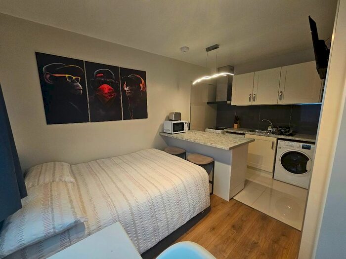 Studio To Rent In South Road, Boscombe, Bournemouth, BH1