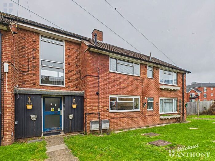 2 Bedroom Flat For Sale In Victoria Street, Aylesbury, Buckinghamshire, HP20