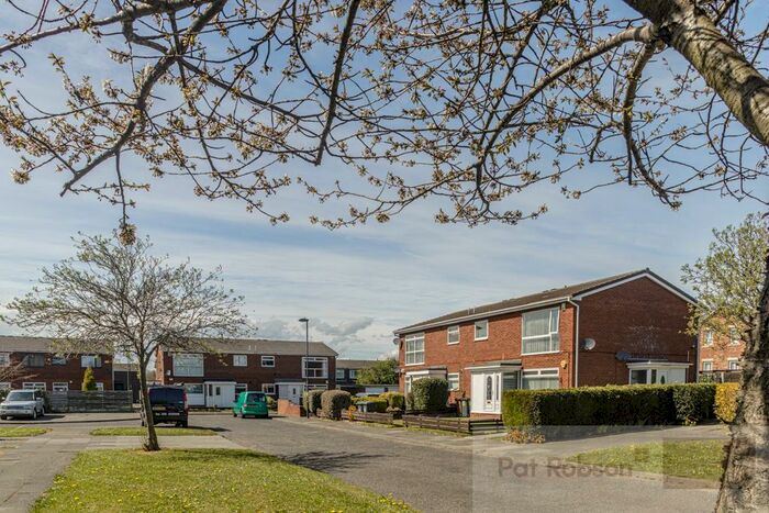 2 Bedroom Flat To Rent In Augusta Court, Hadrian Park, Wallsend, NE28