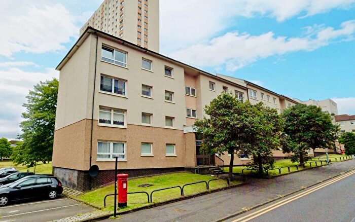 3 Bedroom Flat To Rent In St. Mungo Avenue, Glasgow, G4