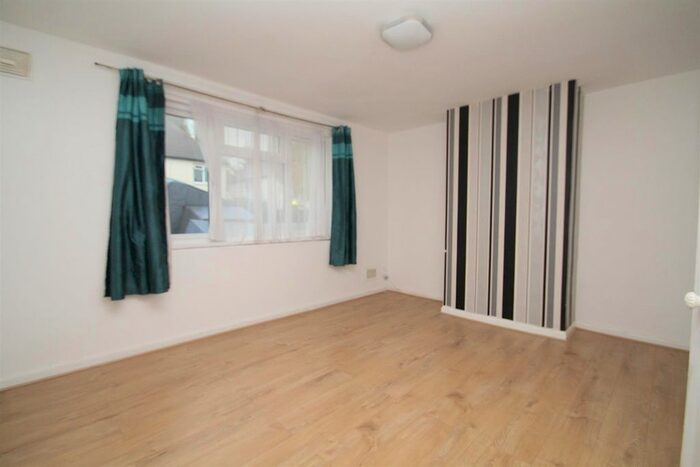 3 Bedroom Maisonette To Rent In Dryden Avenue, London, W7