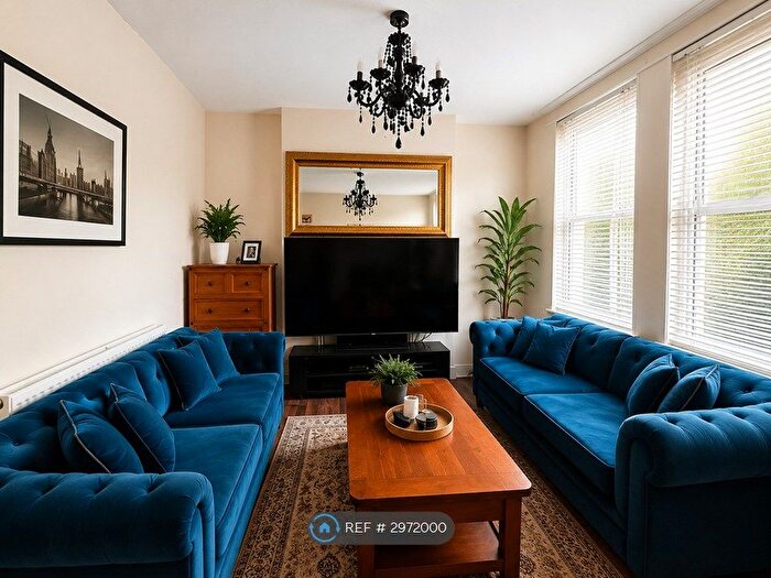 1 Bedroom Flat To Rent In Southwark Park Road, London, SE16