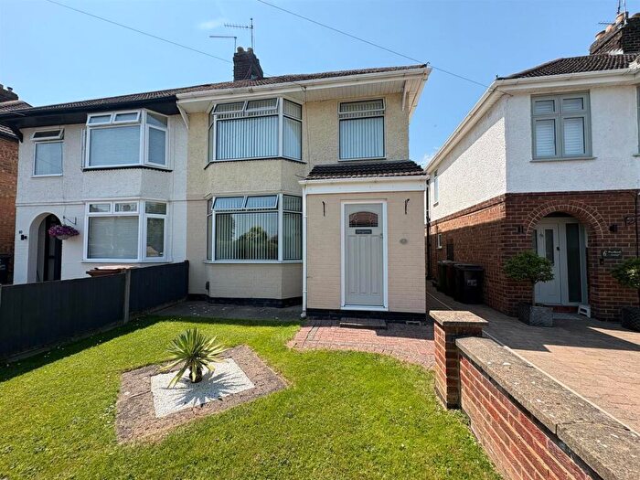 3 Bedroom Semi-Detached House To Rent In Woodlands Avenue, Corby, NN17