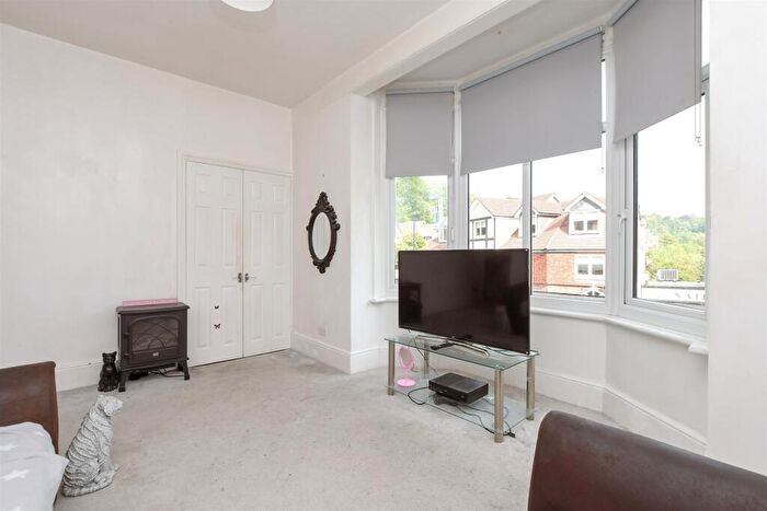 1 Bedroom Flat For Sale In Harestone Valley Road, Caterham, Surrey, CR3