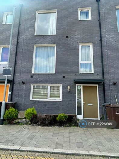 2 Bedroom Flat To Rent In Chilworth Place, Barking, IG11