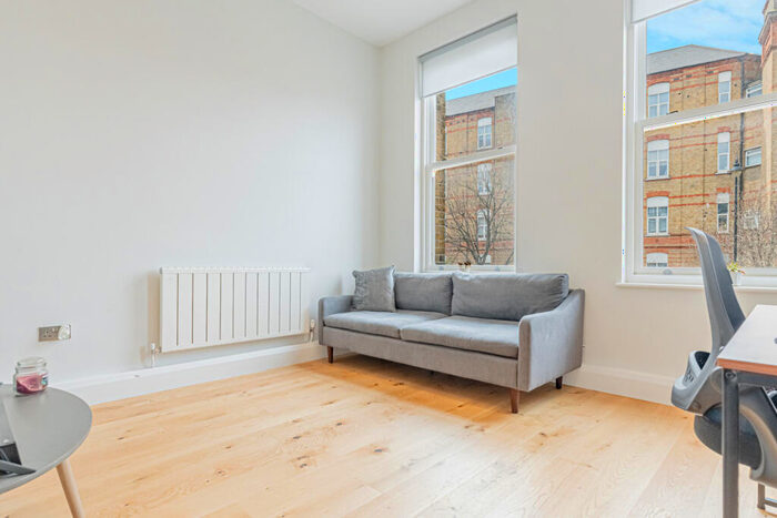 1 Bedroom Flat To Rent In Haggerston Road, Haggerston, E8