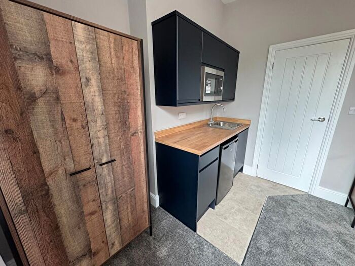 1 Bedroom Flat To Rent In Queens Avenue, Tunstall, ST6
