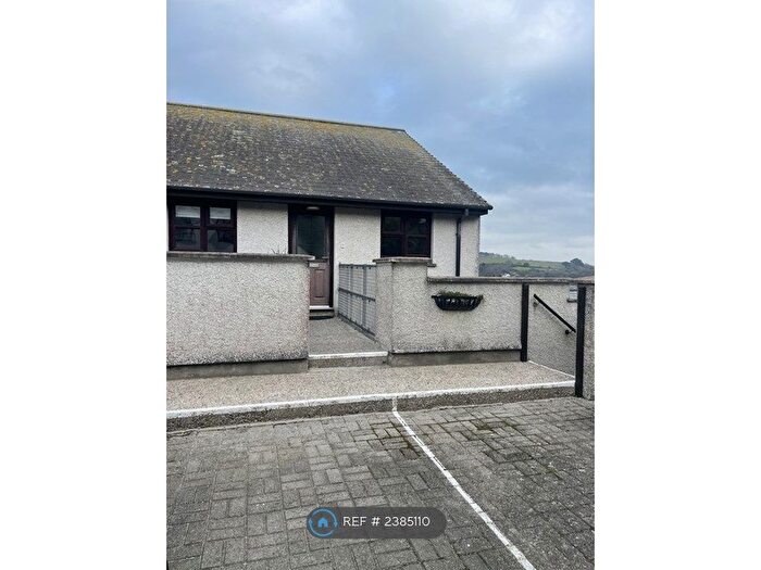 2 Bedroom Flat To Rent In Penwerris Court, Falmouth, TR11