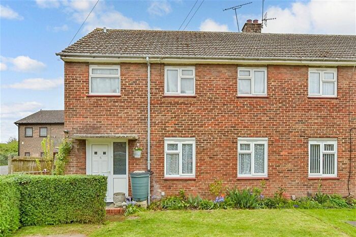 1 Bedroom Maisonette For Sale In Green Porch Close, Sittingbourne, Kent, ME10