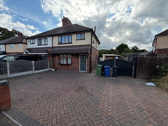 3 Bedroom Semi-Detached House To Rent In Manor Park, Kingswinford, DY6