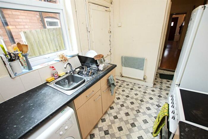 3 Bedroom House To Rent In Dawlish Road, Birmingham, B29
