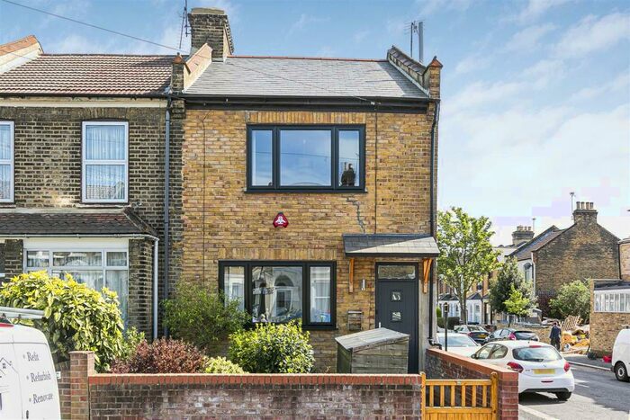 3 Bedroom Terraced House To Rent In Grove Road, Walthamstow, London, E17