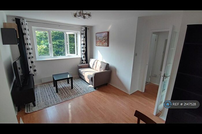 1 Bedroom Flat To Rent In Bream Close, London, N17