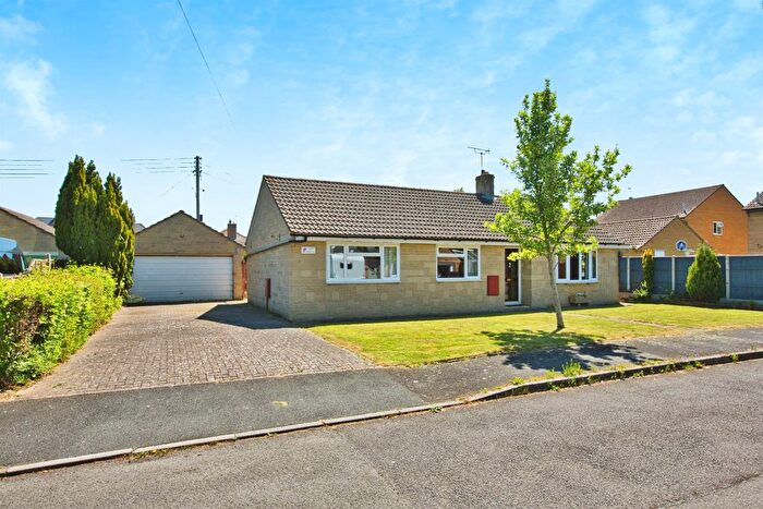 3 Bedroom Detached Bungalow For Sale In Lyndhurst Grove, Martock, TA12