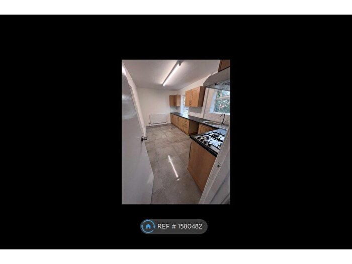 3 Bedroom Semi-Detached House To Rent In Delves Drive, Sheffield, S12