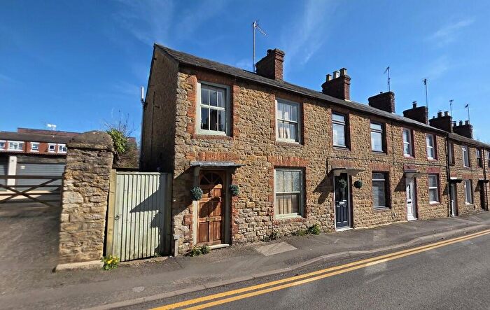 2 Bedroom End Of Terrace House For Sale In Manor Road, Brackley, NN13