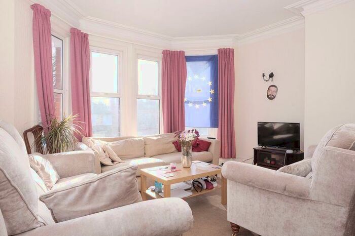 6 Bedroom Detached House To Rent In Wilbury Crescent, Hove, BN3