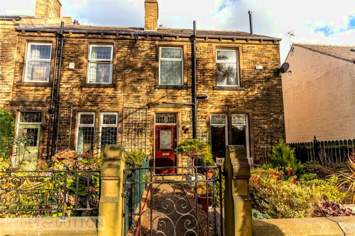 3 Bedroom House To Rent In Elmfield Road, Huddersfield, HD2