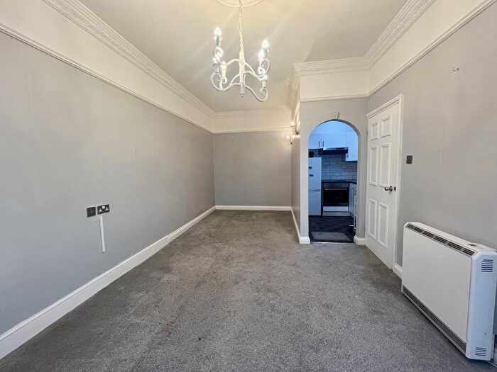 Flat To Rent In London Road, Brentwood, CM14