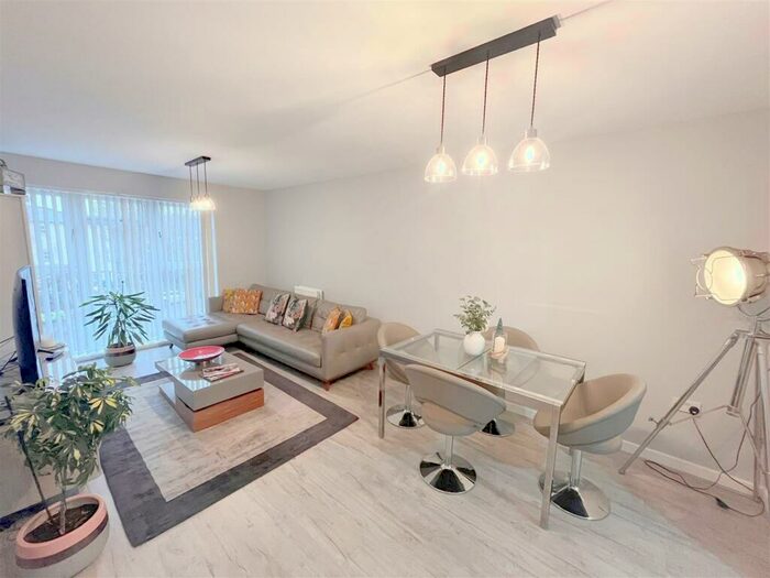 2 Bedroom Apartment To Rent In Millward Drive, Bletchley, Milton Keynes, MK2