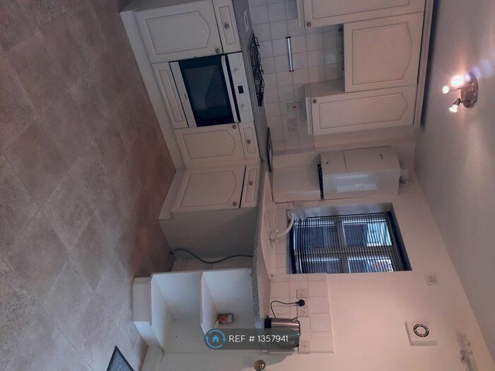 2 Bedroom Semi-Detached House To Rent In Brynmore Drive, Macclesfield, SK11