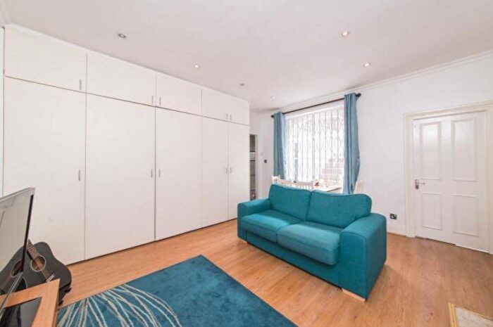 Studio To Rent In Bell Street, Marylebone, London, NW1