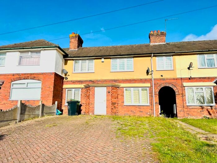 3 Bedroom Semi-Detached House To Rent In Blowers Green Crescent, Dudley, DY2