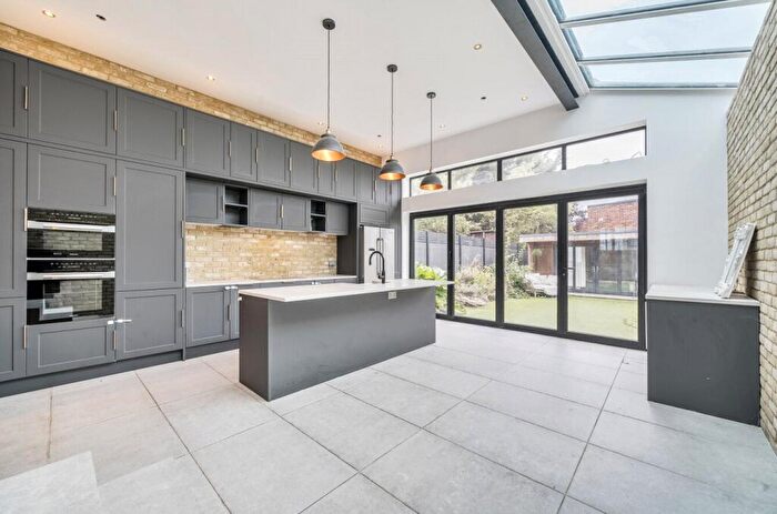 4 Bedroom End Of Terrace House To Rent In Woodfall Avenue, Barnet, EN5