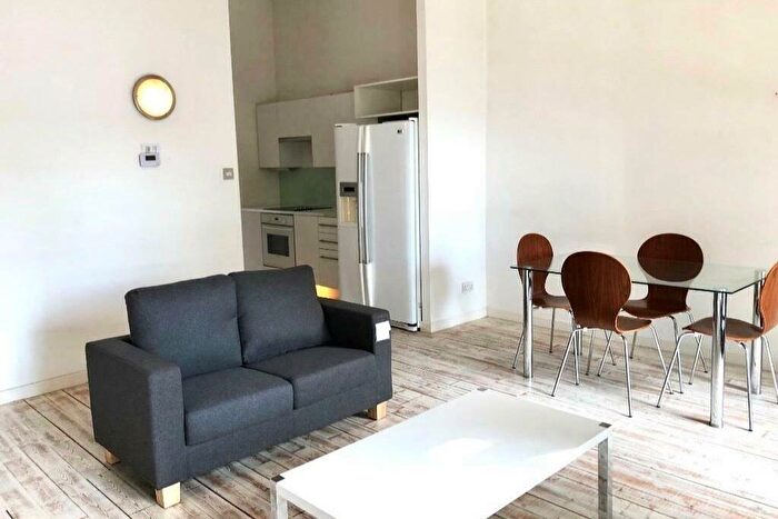 1 Bedroom Flat To Rent In Whingate, Leeds, West Yorkshire, LS12