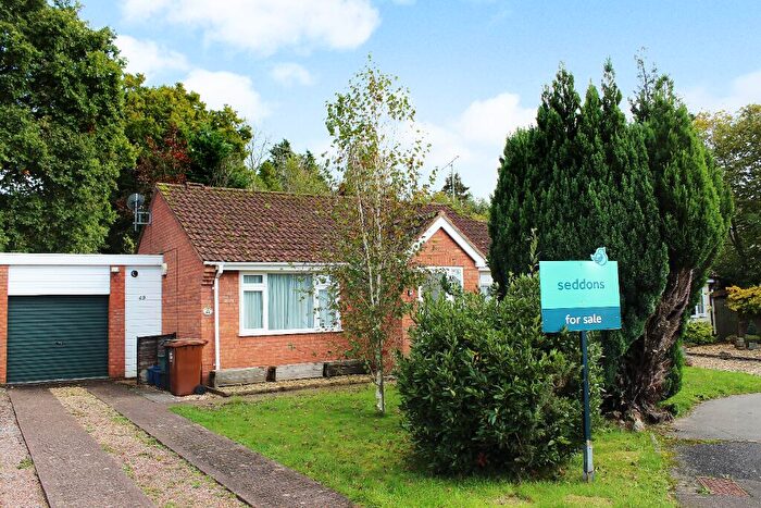 2 Bedroom Bungalow For Sale In Culm Lea, Cullompton, Devon, EX15