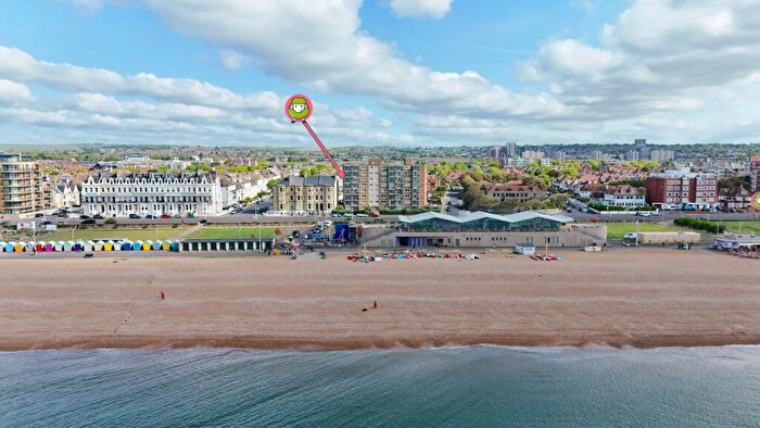 2 Bedroom Flat For Sale In Fairlawns, Kingsway, Hove, East Sussex, BN3