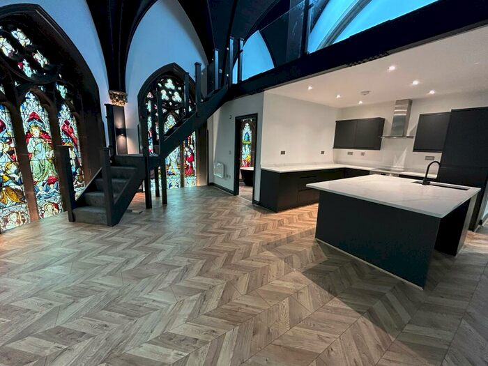 1 Bedroom Apartment To Rent In Grove Manor, L15