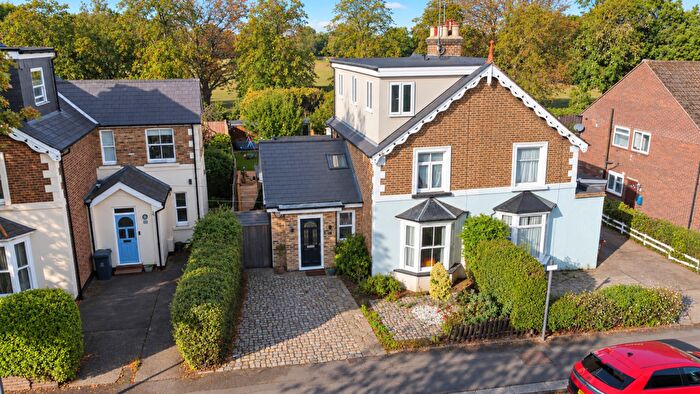 4 Bedroom Semi-Detached House For Sale In Roxborough Road Harrow, HA1