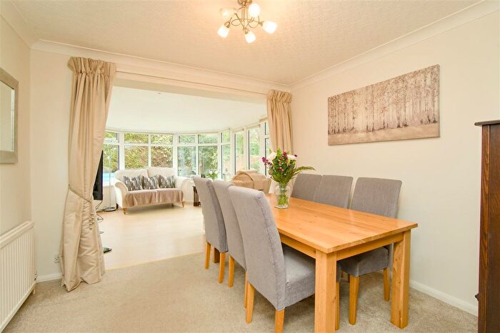 4 Bedroom Detached House For Sale In Steeple Close, Wigginton, York, YO32