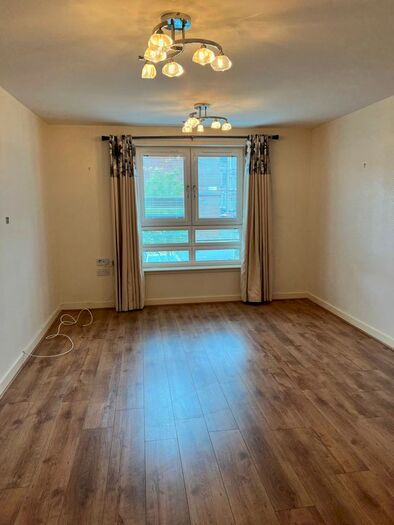 2 Bedroom Flat To Rent In Strathcona Drive, Glasgow, G13
