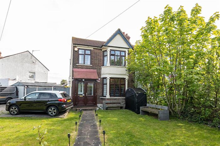 3 Bedroom Semi-Detached House For Sale In Middleton Avenue, Chingford, E4
