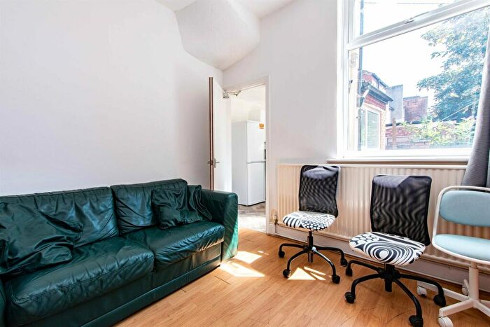 4 Bedroom Terraced House To Rent In Forest Grove, NG1