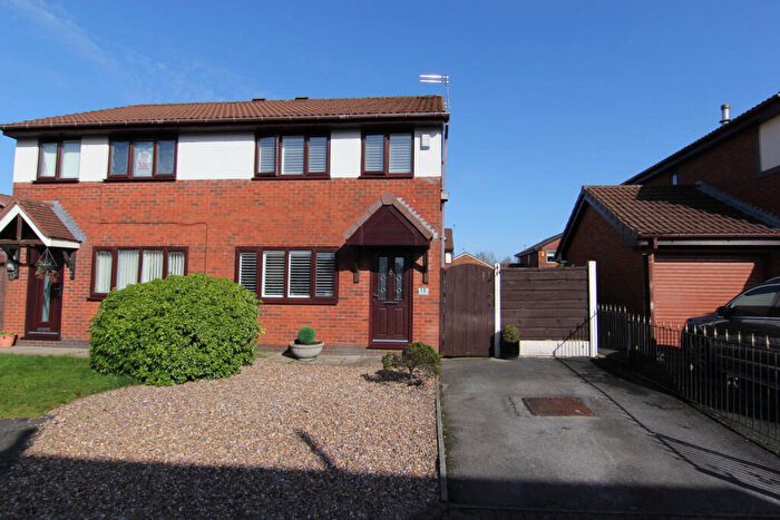 3 Bedroom Semi Detached House For Sale In Ostlers Gate, Droylsden, M43