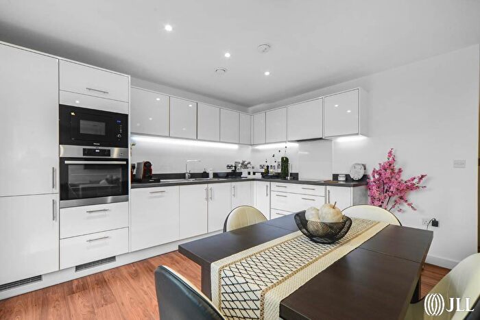 2 Bedroom Apartment To Rent In Southmere Building, London, E15