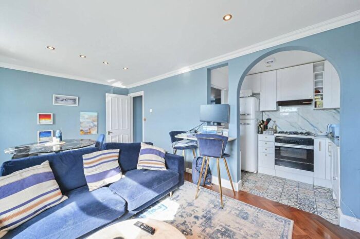 2 Bedroom Flat For Sale In Finborough Road, Chelsea, London, SW10
