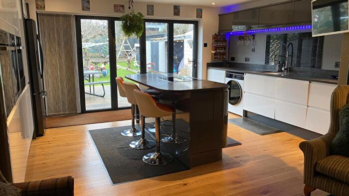 4 Bedroom Detached Bungalow For Sale In Homefield Road, Drayton, Portsmouth, PO6