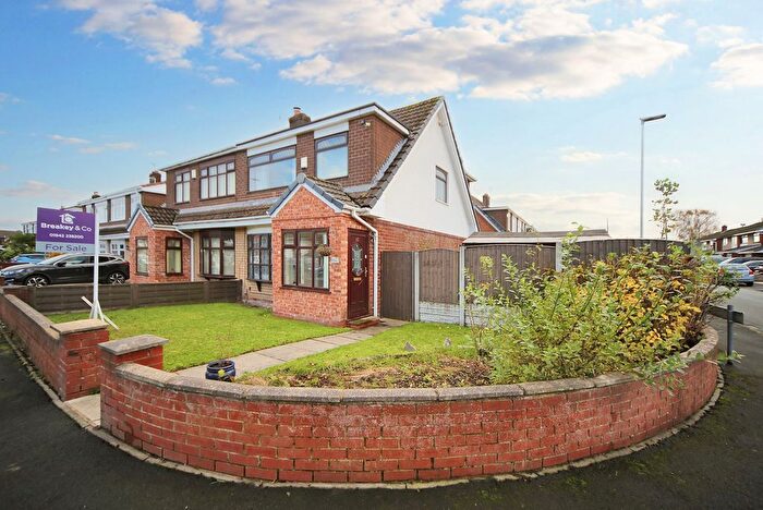 3 Bedroom Semi-Detached House For Sale In Crossdale Road, Hindley Green, WN2