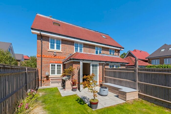 4 Bedroom Semi-Detached House To Rent In Parker Gardens Old Windsor, SL4