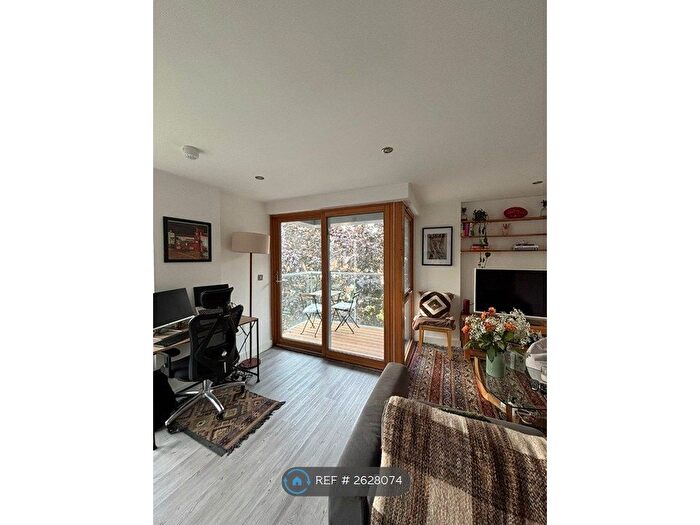 1 Bedroom Flat To Rent In Old Bethnal Green Rd., London, E2