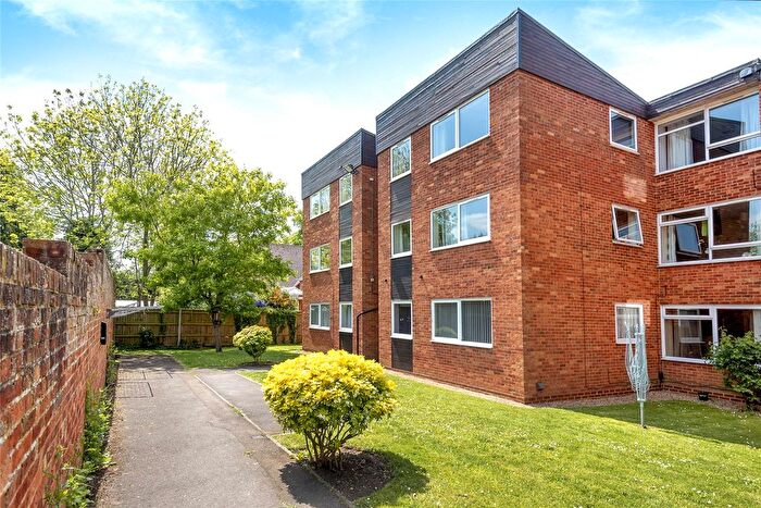 2 Bedroom Flat To Rent In Downham Court, Shinfield Road, Reading, Berkshire, RG2