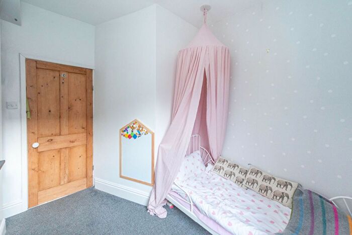 3 Bedroom Terraced House For Sale In Wath Road, Nether Edge, S7