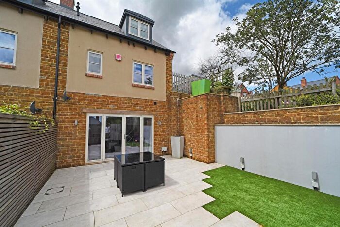 3 Bedroom Cottage For Sale In High Street, Spratton, Northampton, NN6